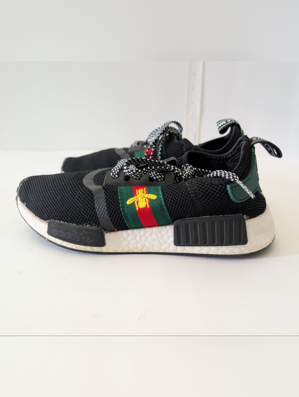 Adidas Black Athletic Sneaker Red & Green Stripe Bee Accent Gucci collab Men's 7